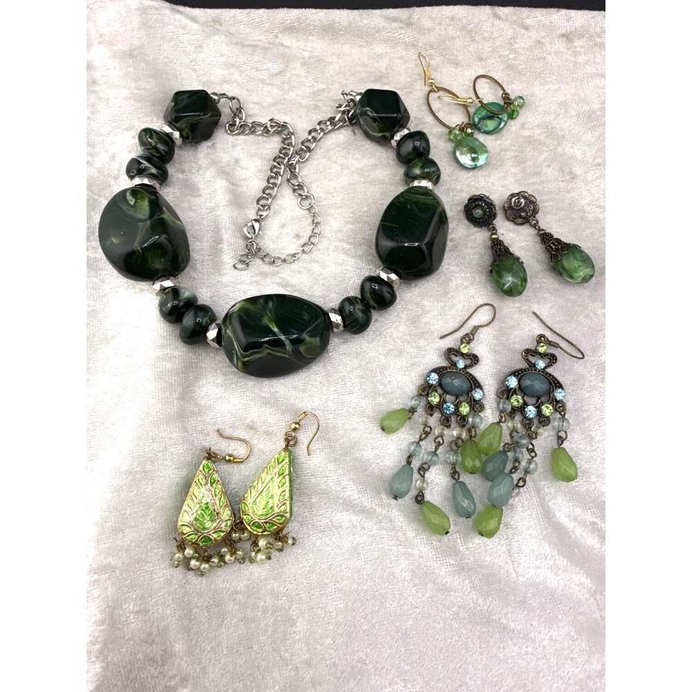Green Necklace and Multiple Pair of Pierced Earrings 18"‎